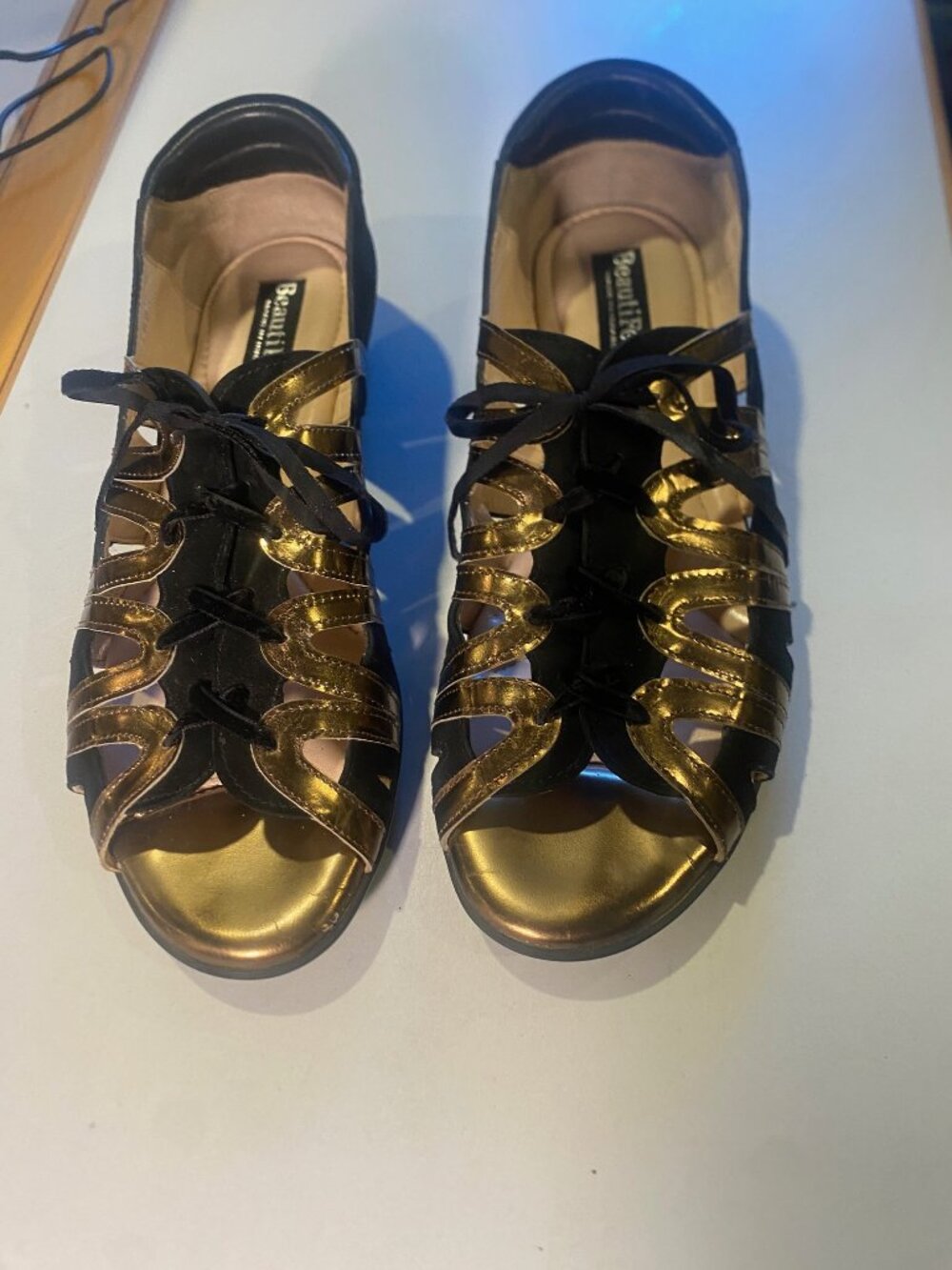 Beautifeel - Sz 10.5 - Women's Patent Leather Sandal Gold